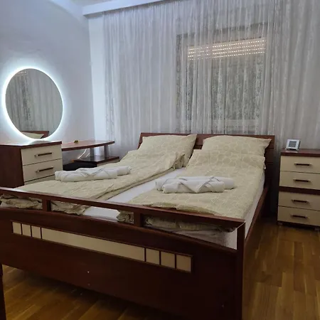 Cute In The Center Ofmostar モスタル